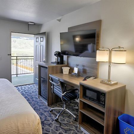 Travelodge By Wyndham Gardiner Yellowstone Park North Entr Ngoại thất bức ảnh
