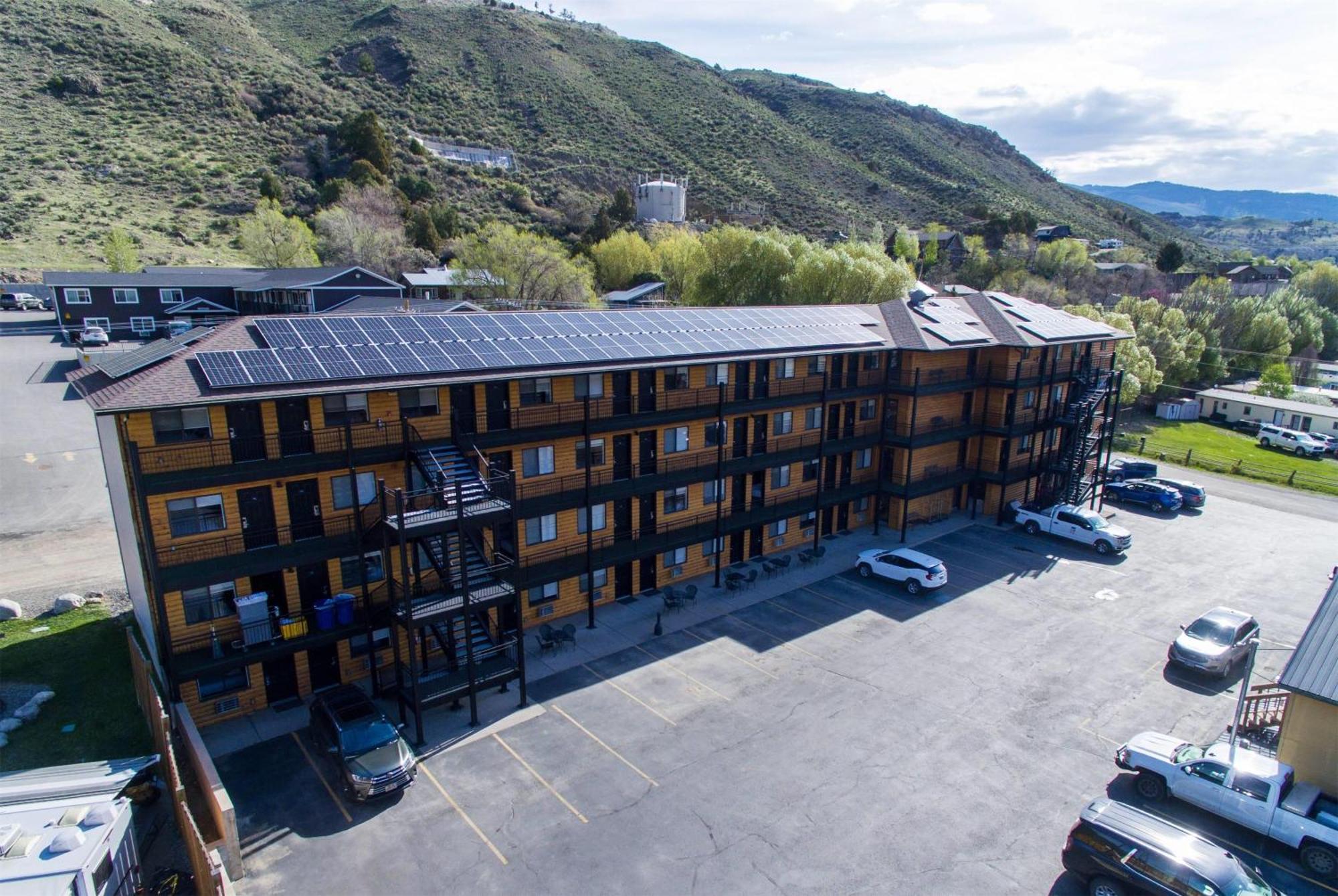 Travelodge By Wyndham Gardiner Yellowstone Park North Entr Ngoại thất bức ảnh