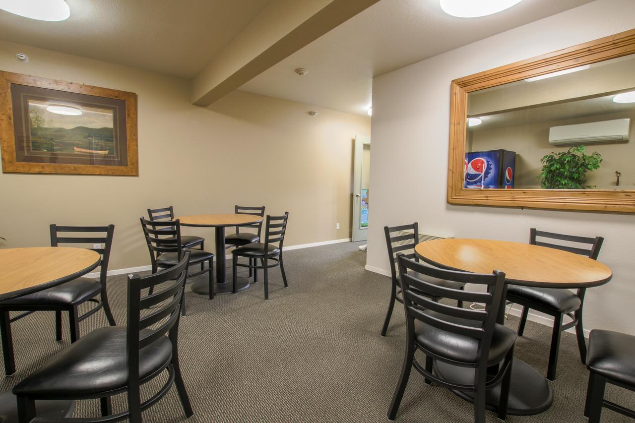 Travelodge By Wyndham Gardiner Yellowstone Park North Entr Ngoại thất bức ảnh